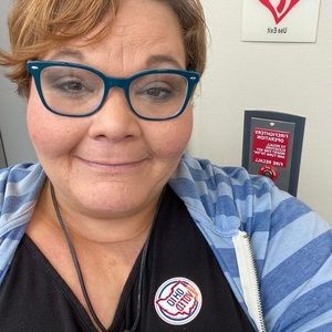 Meet your Posher, Leah